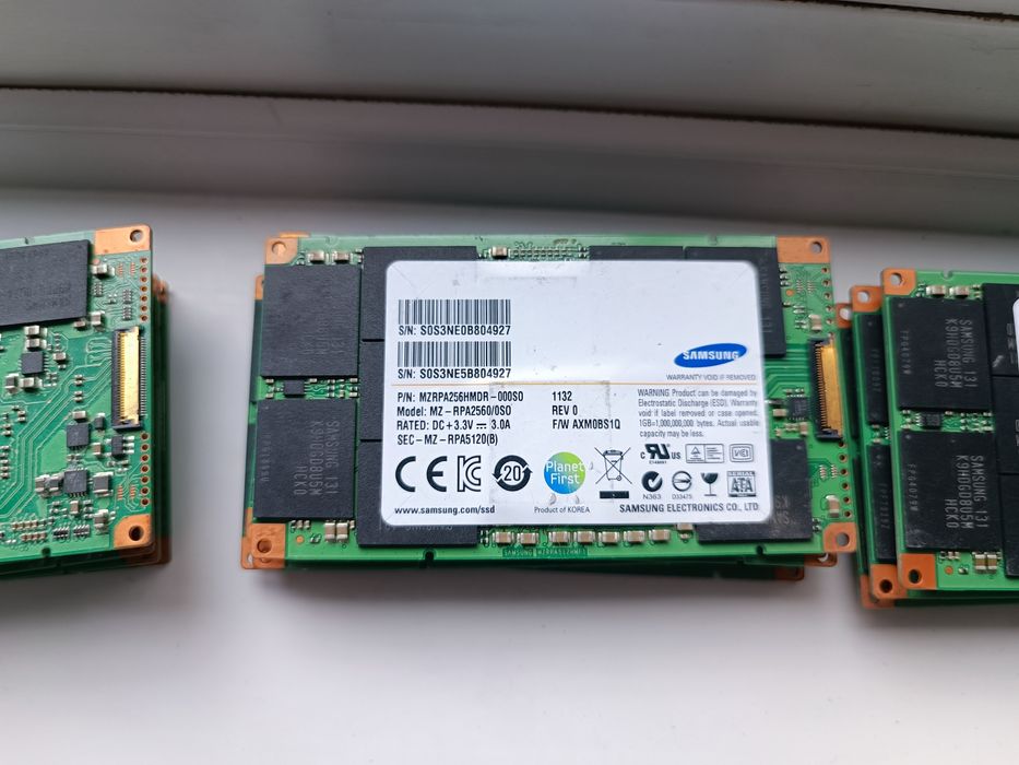 SSD Samsung 512Gb 256GB MLC SATA 6Gb/s RAID LIF 1.8-inch