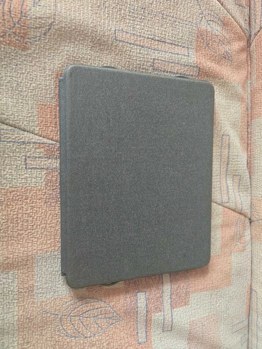 Husa Logitech Combo Touch iPad Pro 12.9 inch (5th & 6th generation)