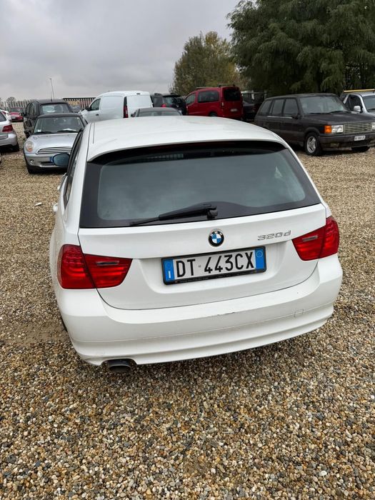 BMW e91 320xd 177k na chasti