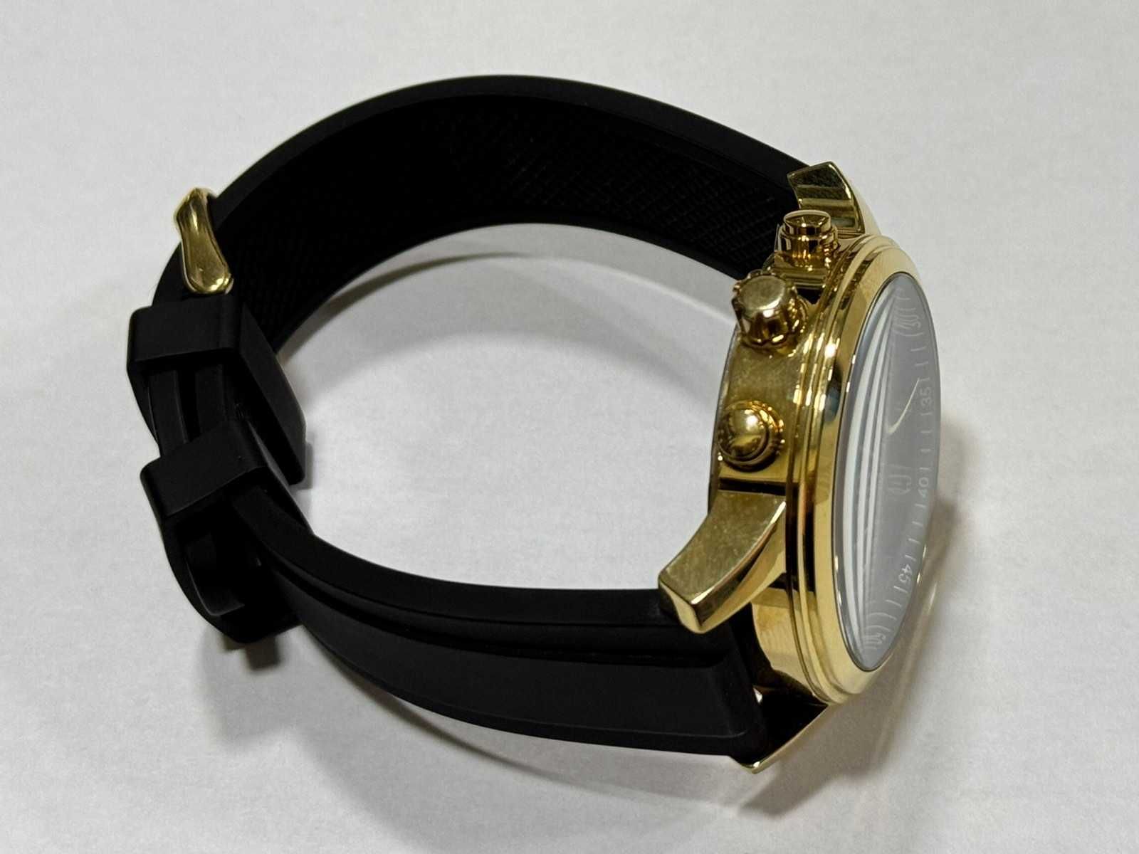 Часовник Guess GW0708G2
