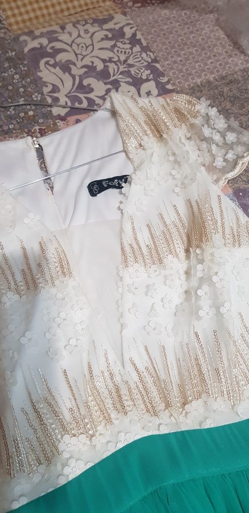 Rochie de ocazie lunga, vaporoasa, foarte comoda