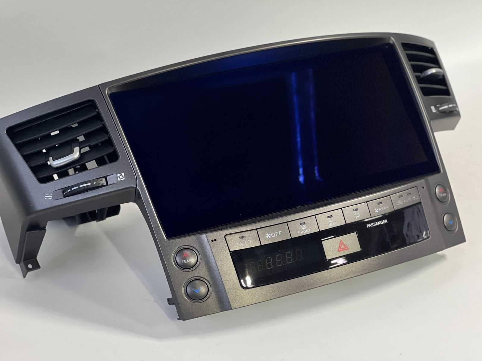 Монитор на Lexus LX570