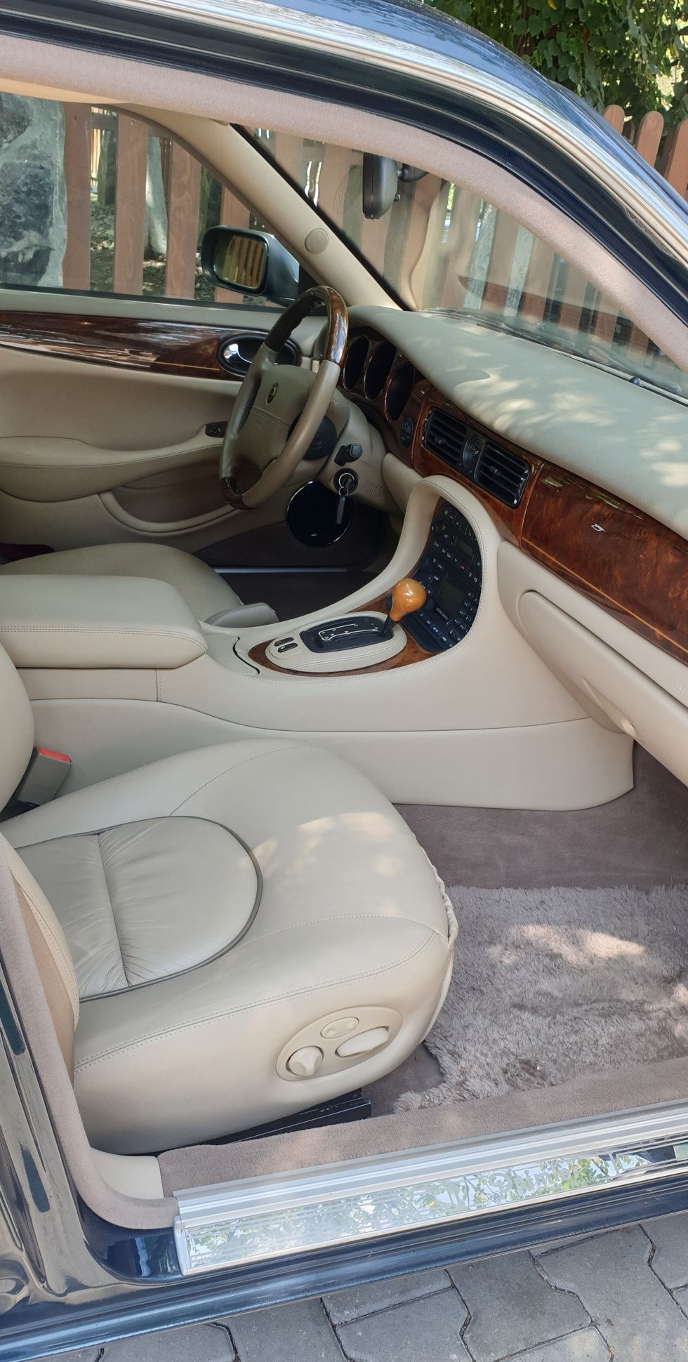 Jaguar Daimler SuperV8 LWB