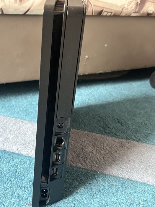 Playstation 4 Slim