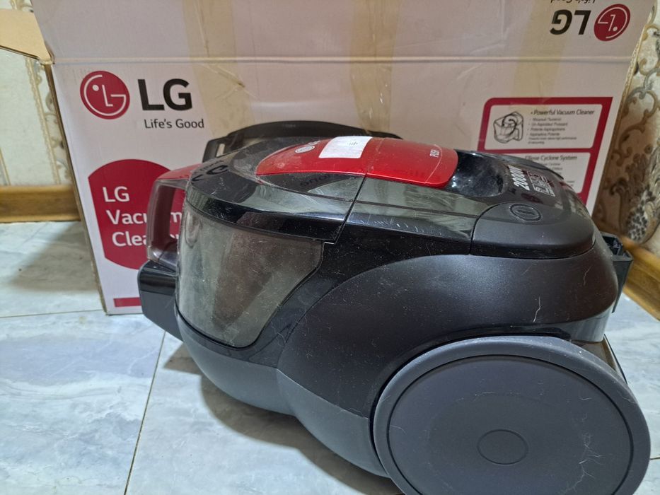 Продам Пылесос LG 2000