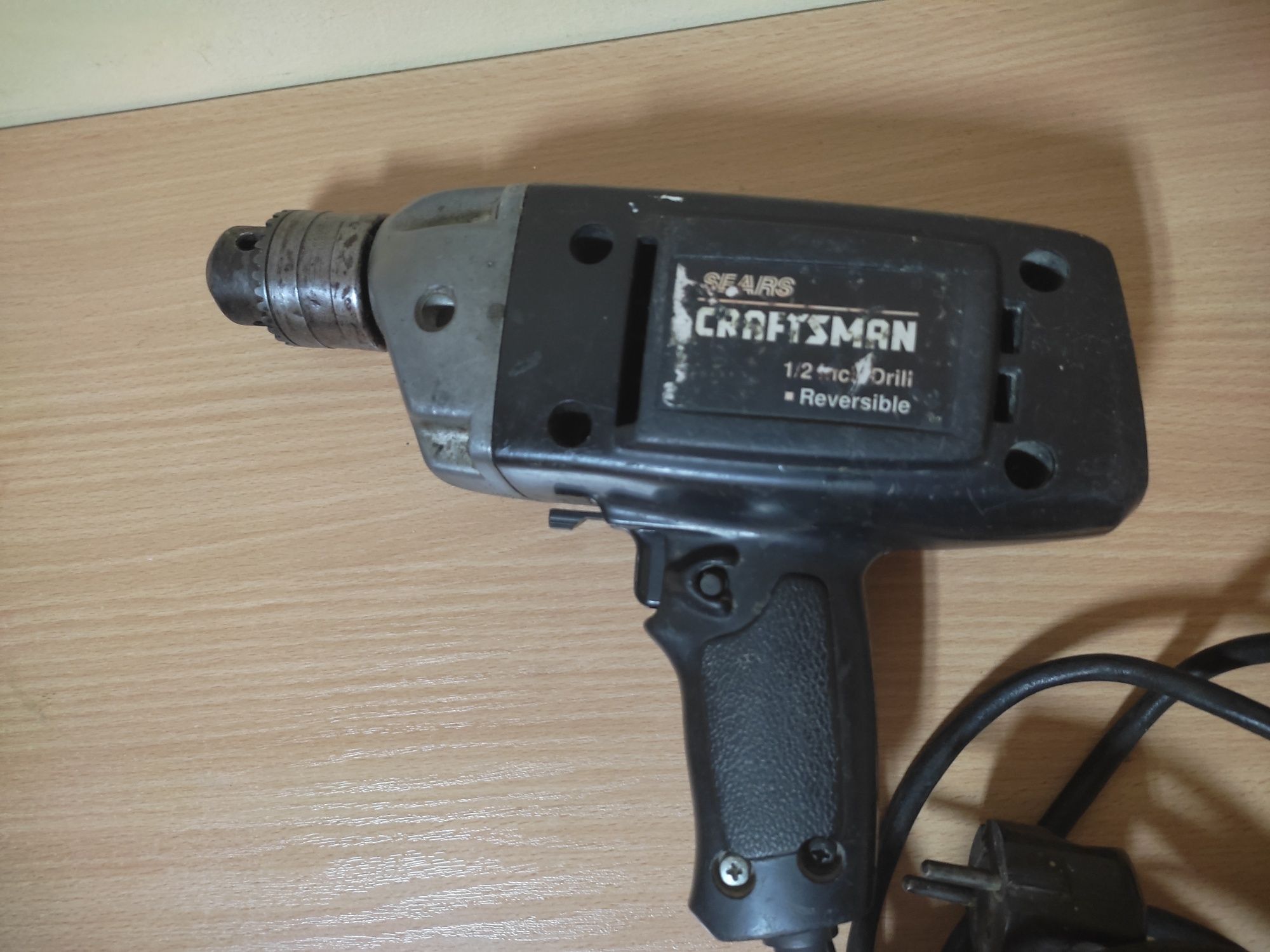 Дрелка Craftsman
Напрежение/честота:110-120V/60Hz 3.0 AMPS(ампераж)
Ск