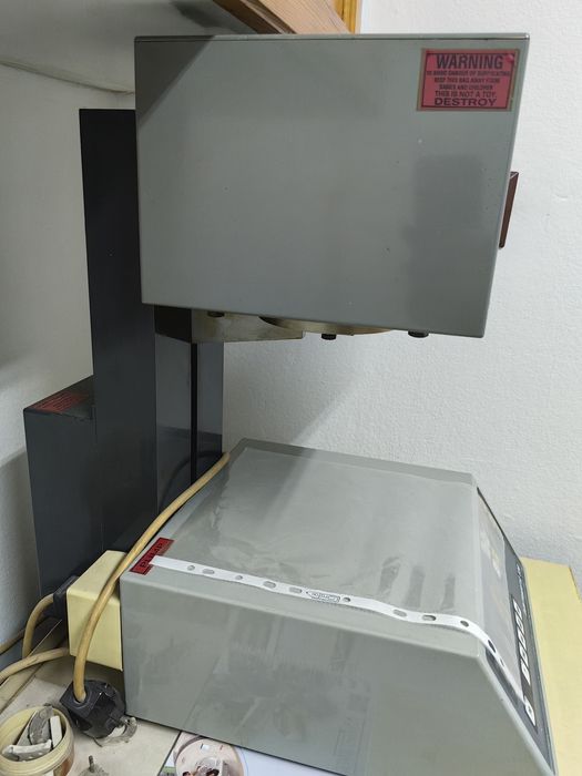 Продавам пещ за печене на керамика -  Dentamedic 500