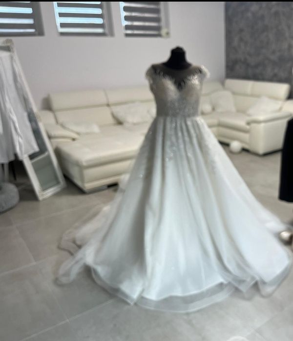 Vând rochie de mireasă
