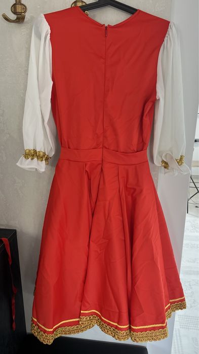 Rochie dans rusesc