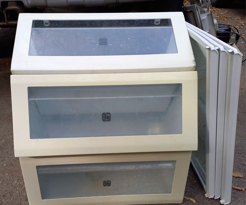 Продам полки, ящики на холодильник Самсунг