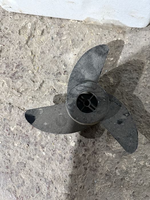 Електрически мотор за лодка