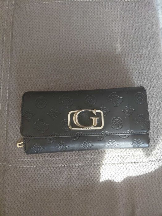 Дамско портмоне GUESS