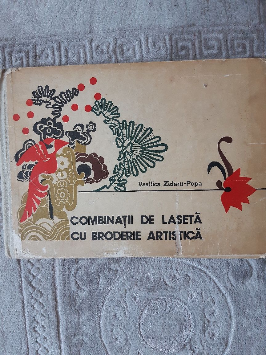 Combinatii de laseta cu broderie artistica