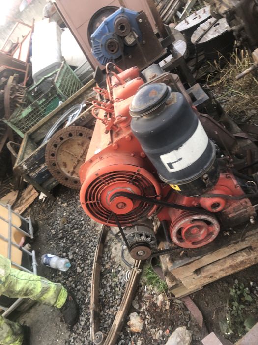 Motor deutz in trei si 6 pistoane