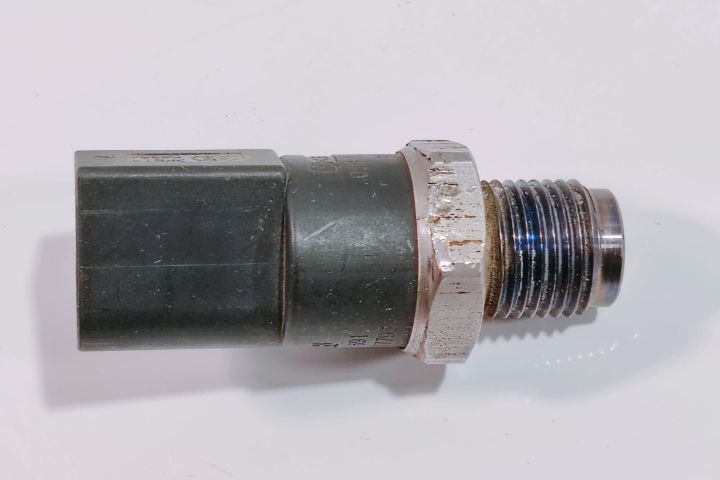 Senzor presiune 2.7 / 3.0 tdi 059130758 Audi A4 B7 seria