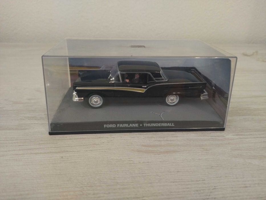 Метална количка  Ford Fairlane от серията на ДЖЕЙМС БОНД !!!