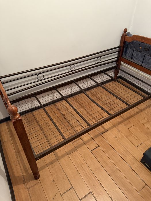 Продаю кровать о цене договоримся