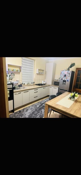 Masa de bucatarie cu 4 scaune