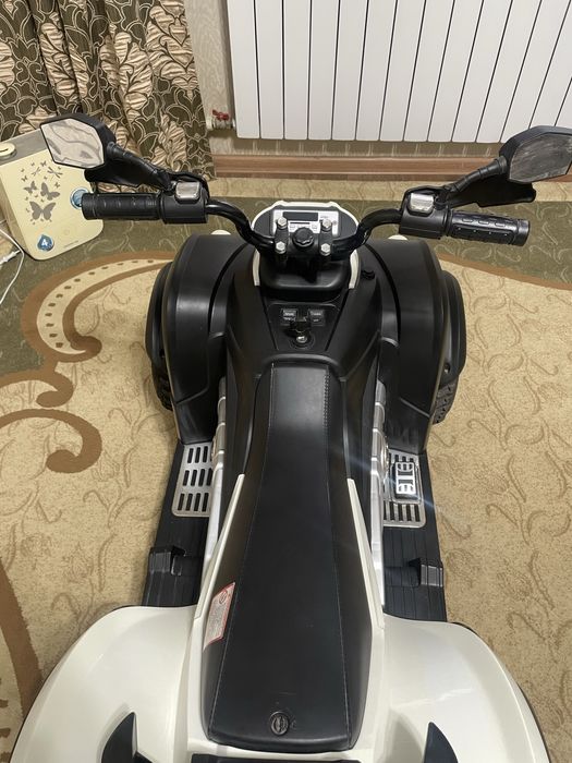 Квадроцикл для юных гонщиков — в отличном состоянии