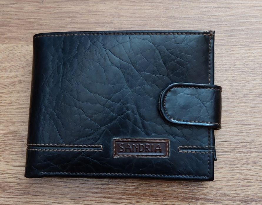 Портфейли от естествена кожа различни видове