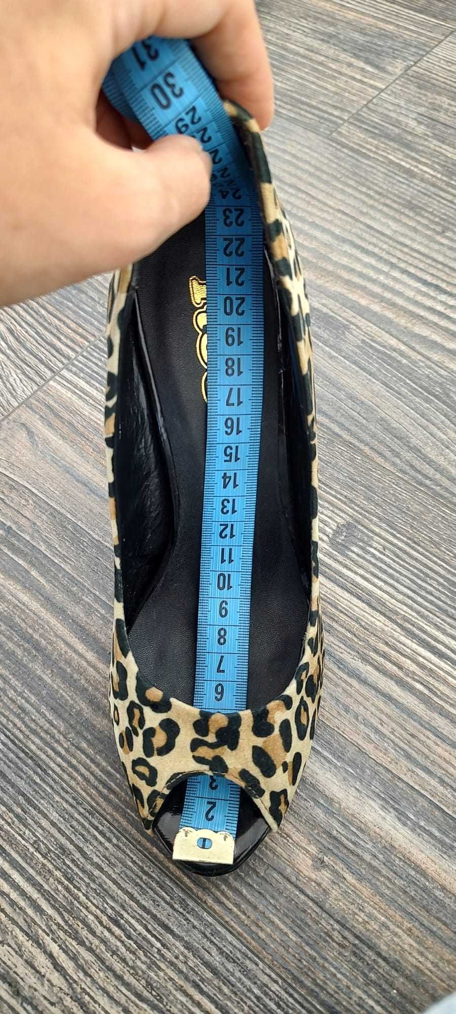 Pantofi animal print