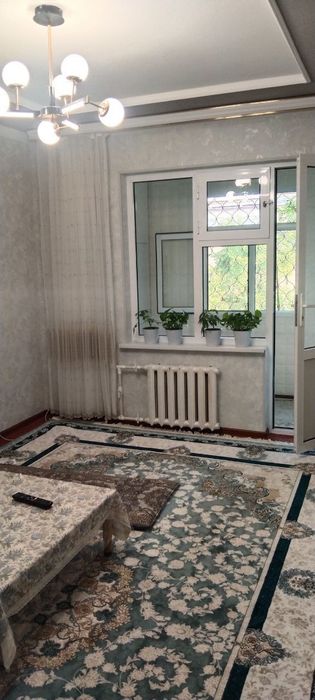 Мирабадский район. Массив куйлюк 3. 4-х комн. 2-й этаж.