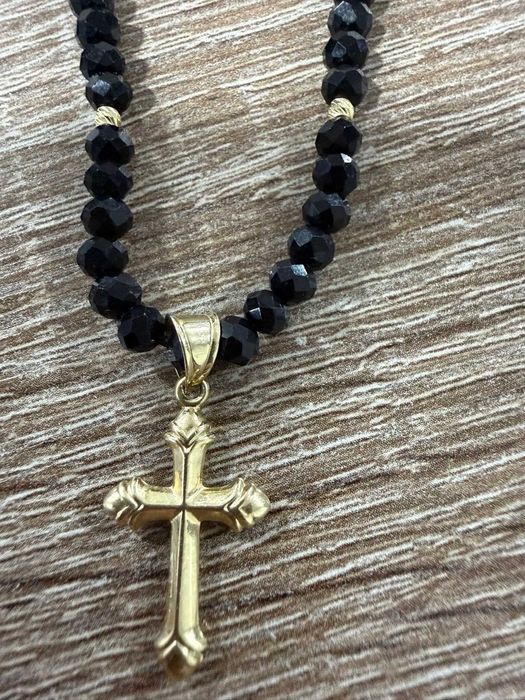 Златен синджир с маниста и висулка