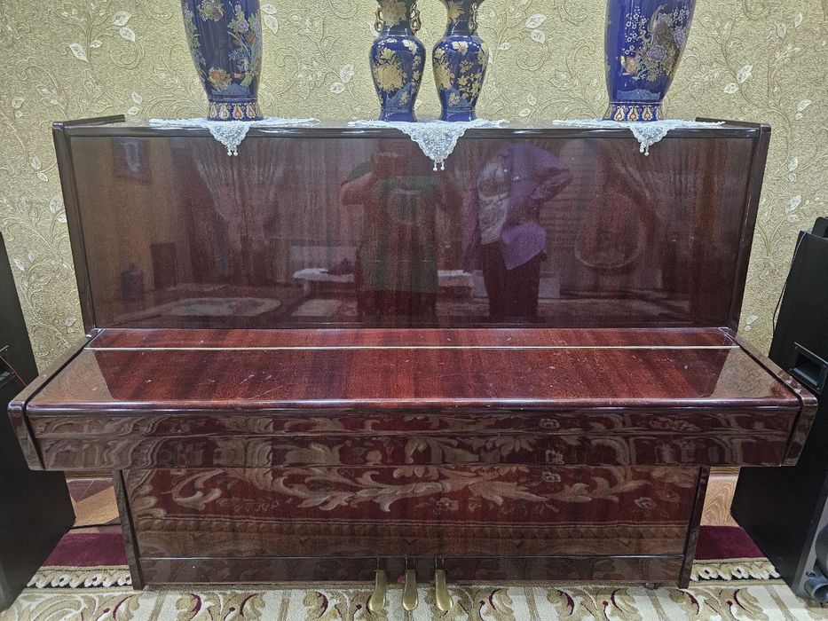 Срочно продаётся пианино ( БЕЛАРУСЬ )