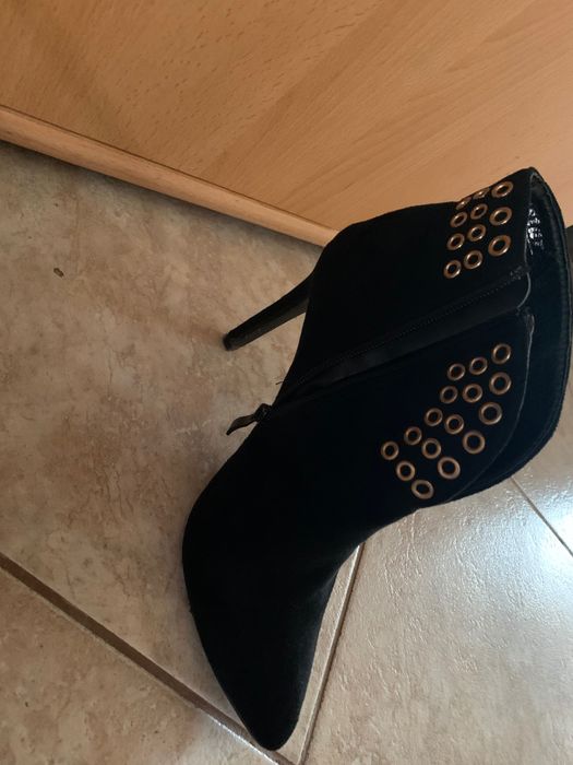 Cizme cu toc din piele întoarsă