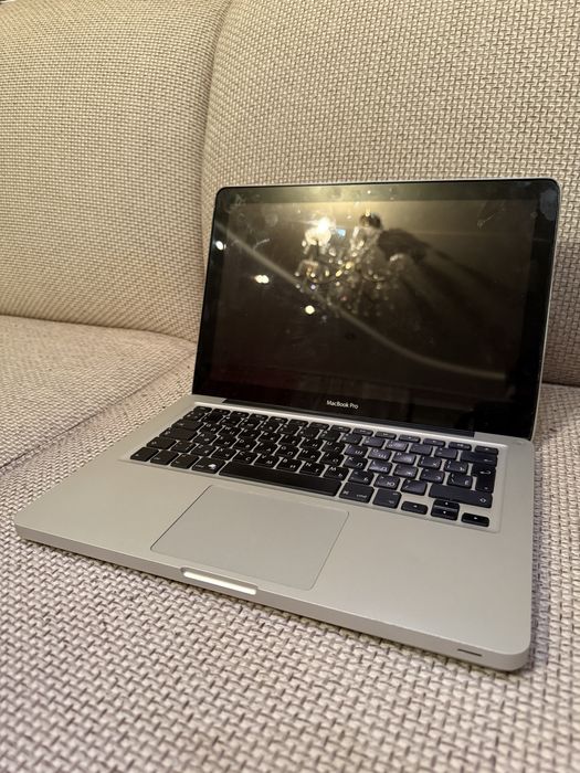 MacBook продам дешево