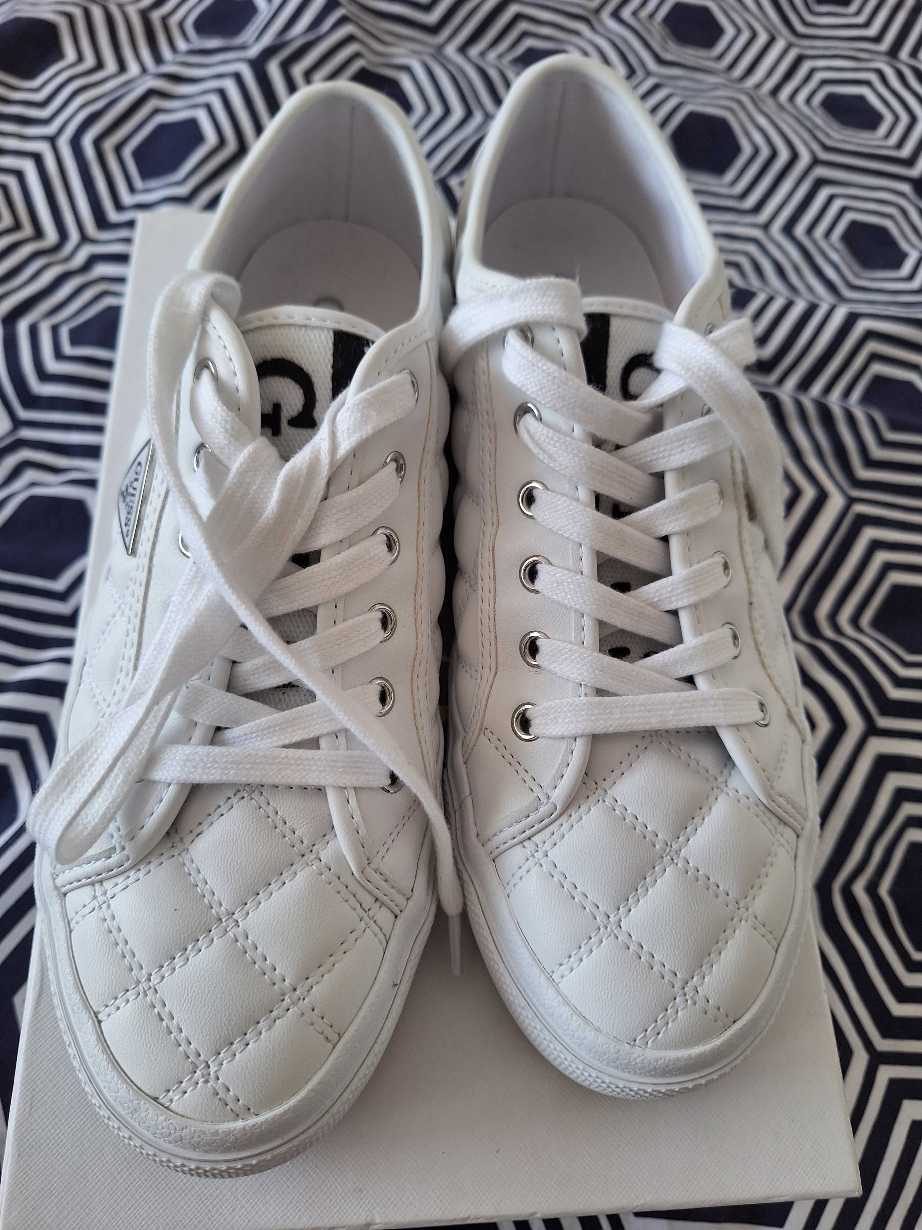 Маратонки Guess, обути веднъж за проба,39 номер