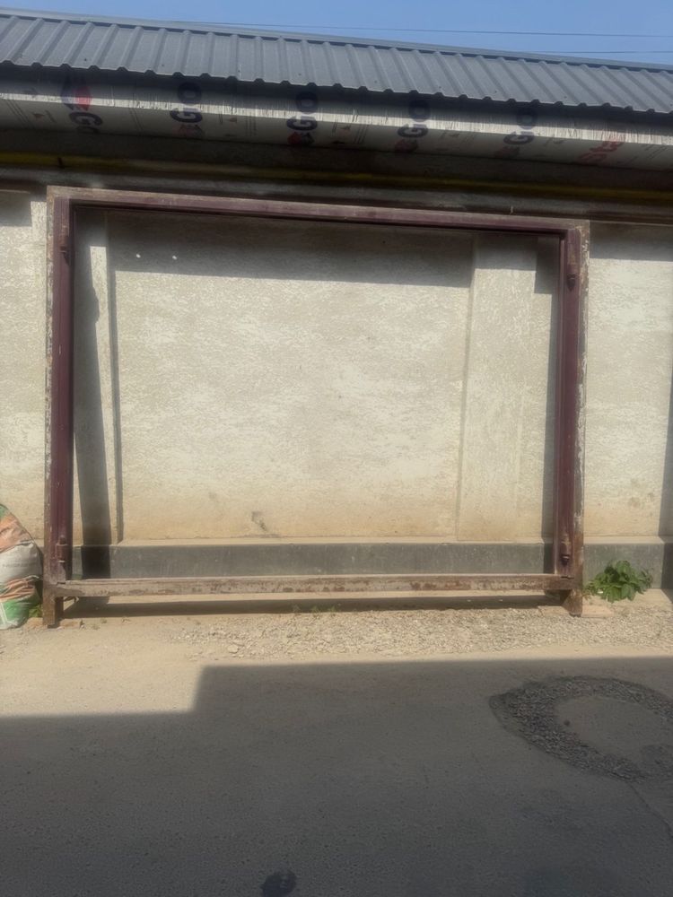 2 ta Judayam baquvvat, zo'r, og'ir darvozalar. Faqat bo'yatish kerak.