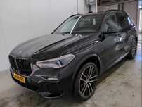 BMW X5 BMW X5 45e M Ventilație cristal soft close pano laser