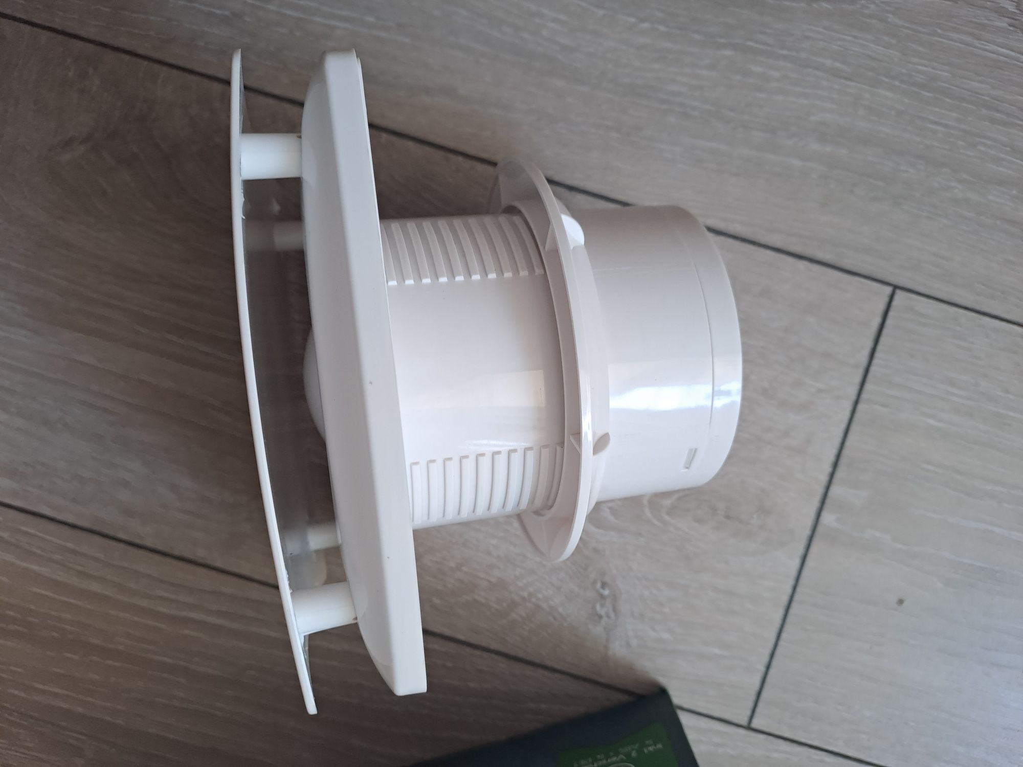 Ventilator cu senzor de umiditate
