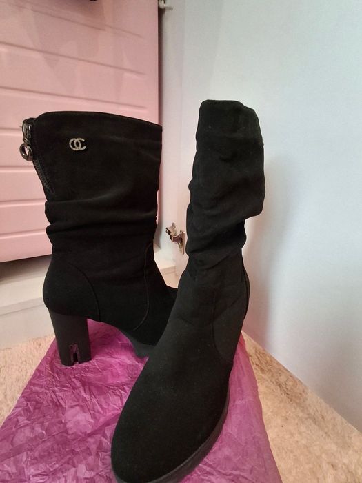 Черни ботуши на ток