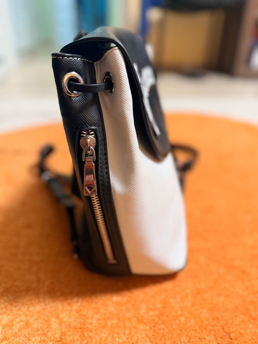 Оригинална Ранца Guess