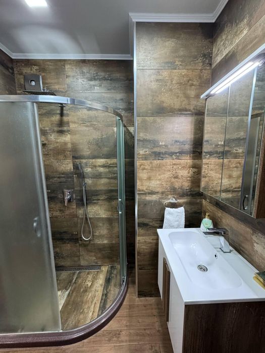 Дава се под наем Двустаен апартамент в Пловдив, Младежки Хълм - 65 кв.м за 725 € - Снимка #7