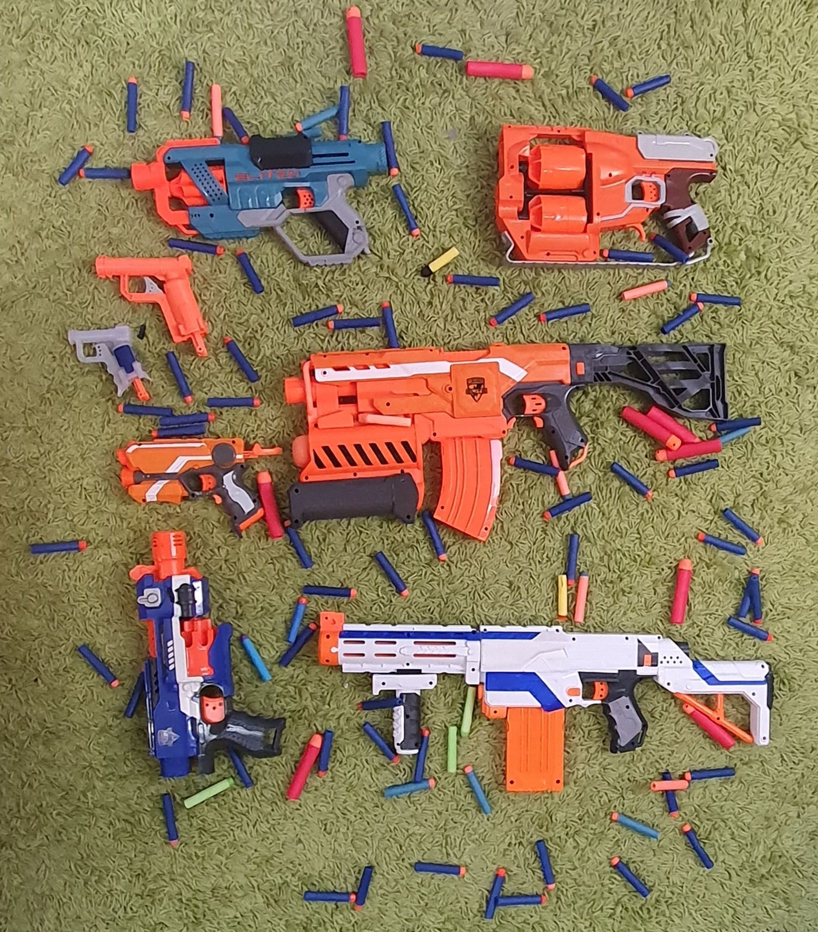 Различни Пистолети Nerf