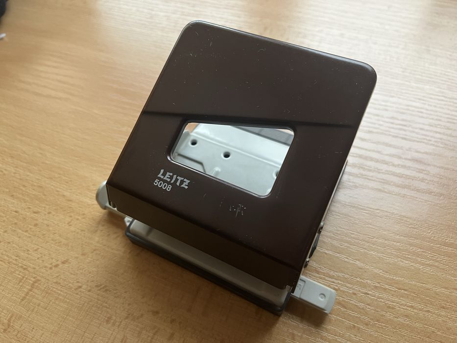 Подарявам перфоратор за хартия