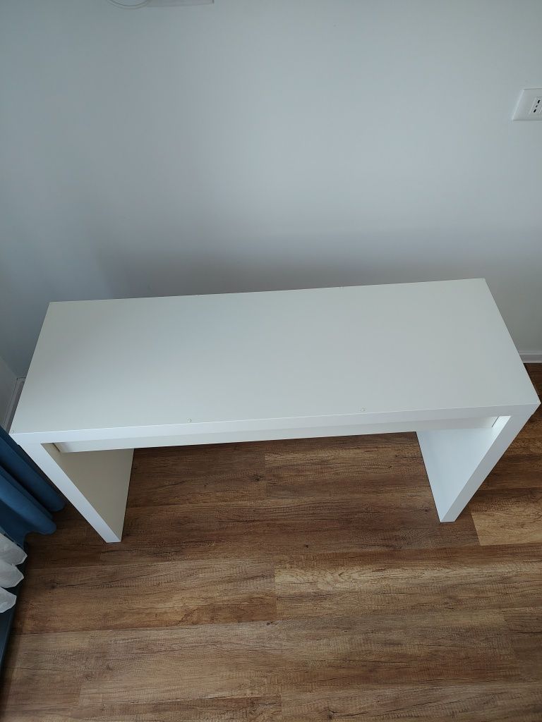 Vând birou Ikea in stare excelentă!