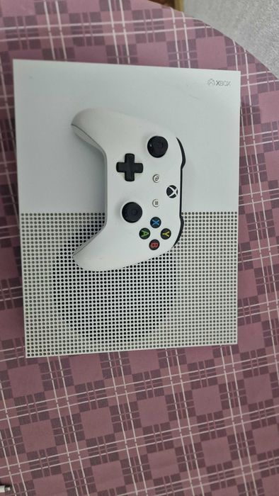 Конзола Xbox One S