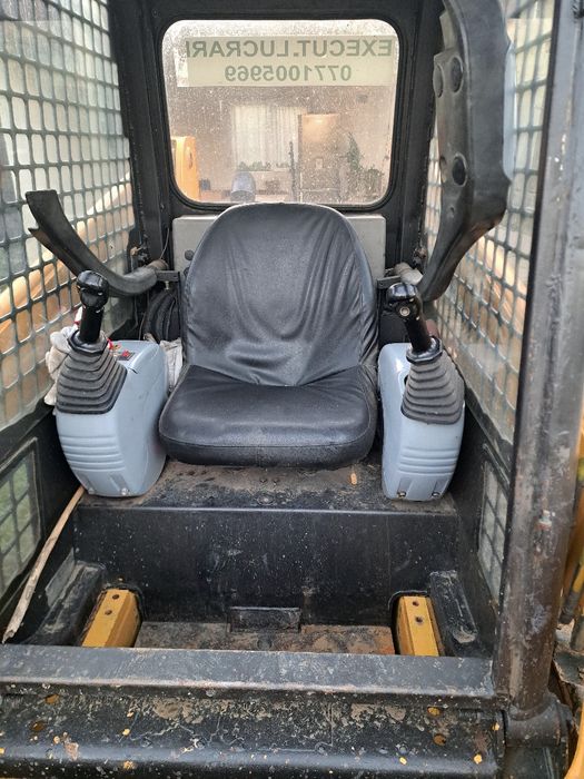 Încărcător frontal ( bobcat ) komatsu sk714