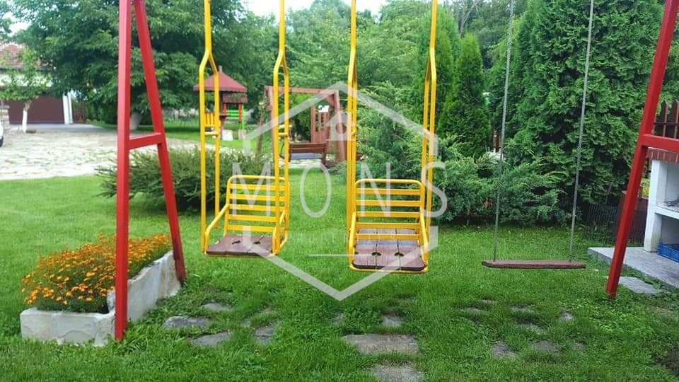 Хотел в Велико Търново, област-с.Емен площ 717 цена 449900