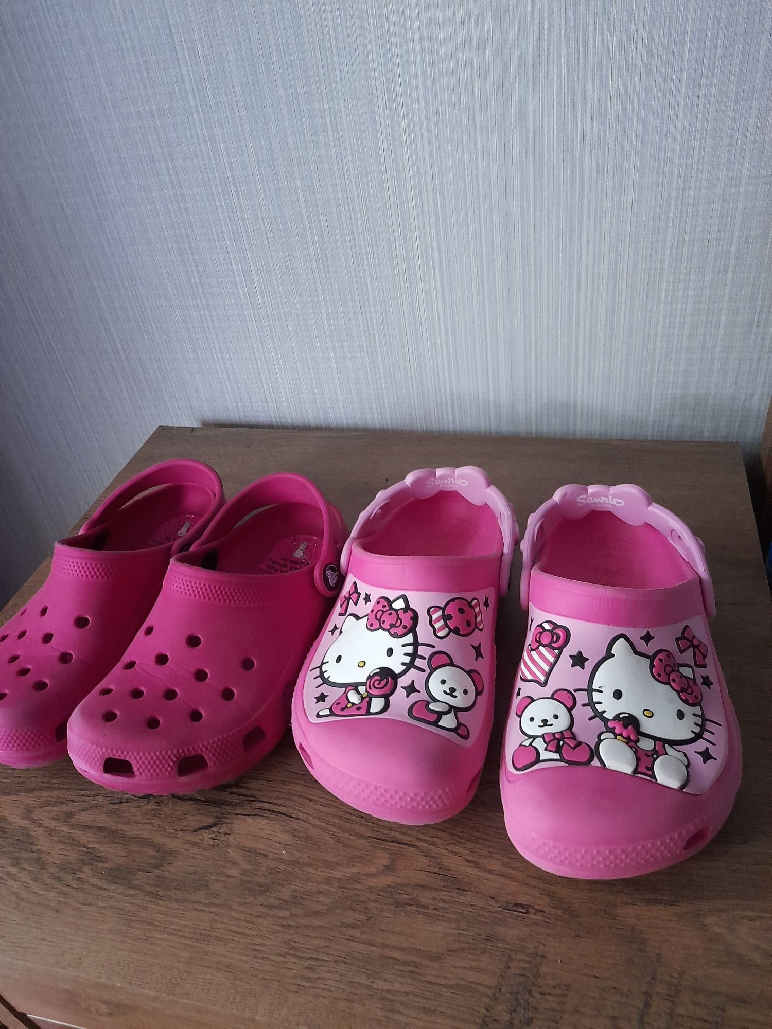 Crocs Hello Kitty детски чехли 32- 33 номер 2броя.