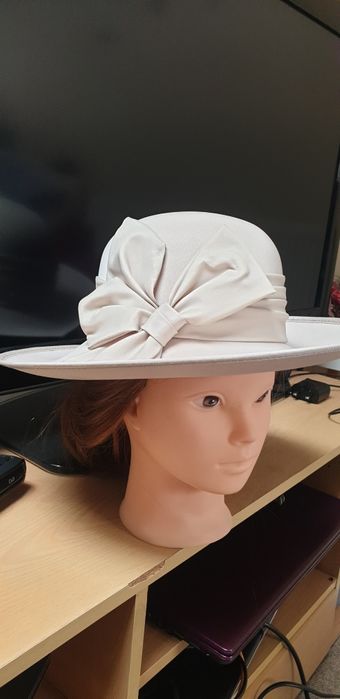 Pălărie cremă de la kangul