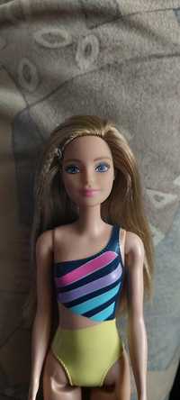 Papusa Barbie (la plaja) cu accesorii