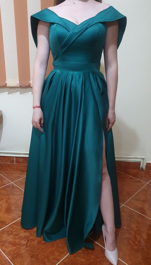 Vând rochie de gală verde, lungă