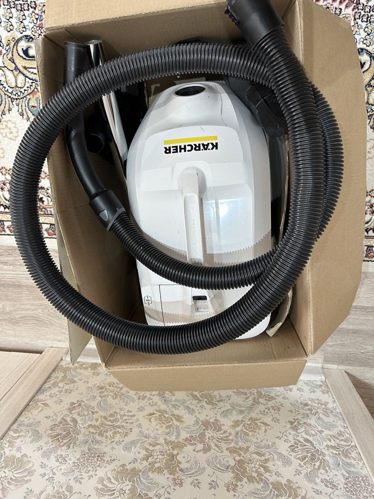 Продается Пылесос Karcher