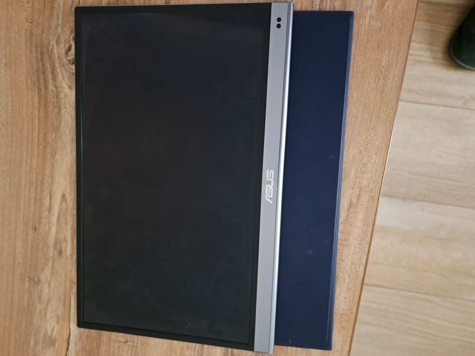 Vând monitor portabil asus zenscreen OLED, MQ13AH, full HD