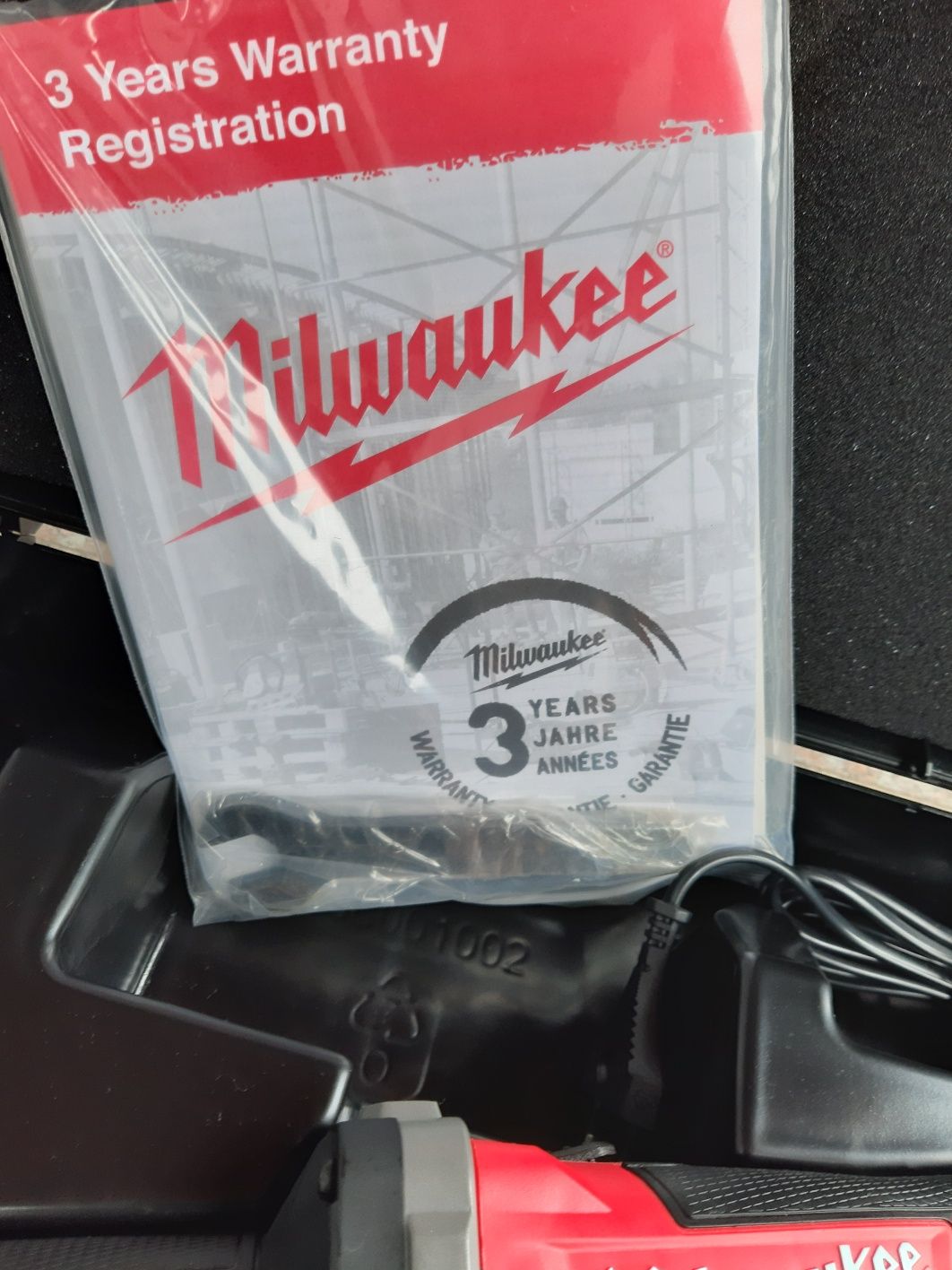 Milwaukee biax pe acumulatori nou